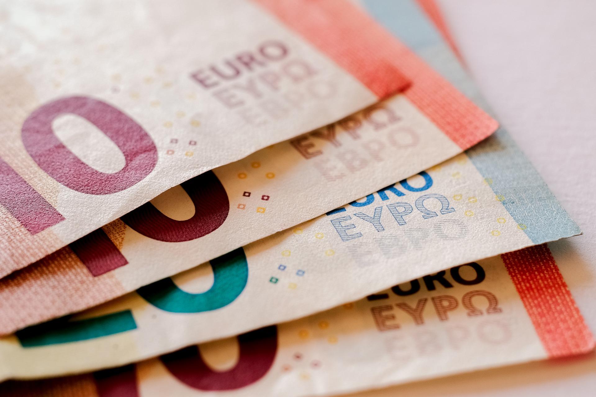 Euro geld -  Juraj Varga via Pixabay