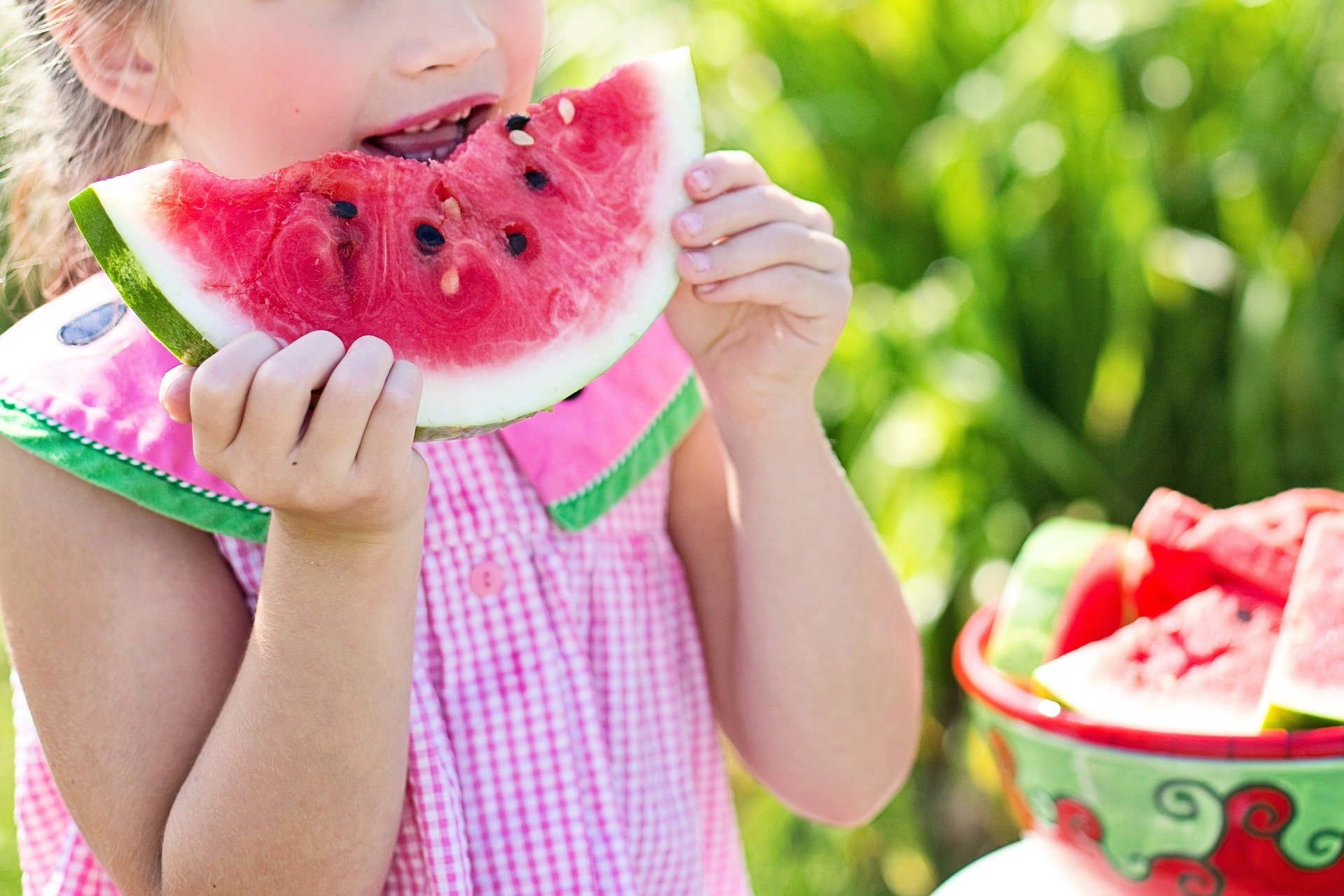 Meisje met watermeloen - JillWellington via Pixabay