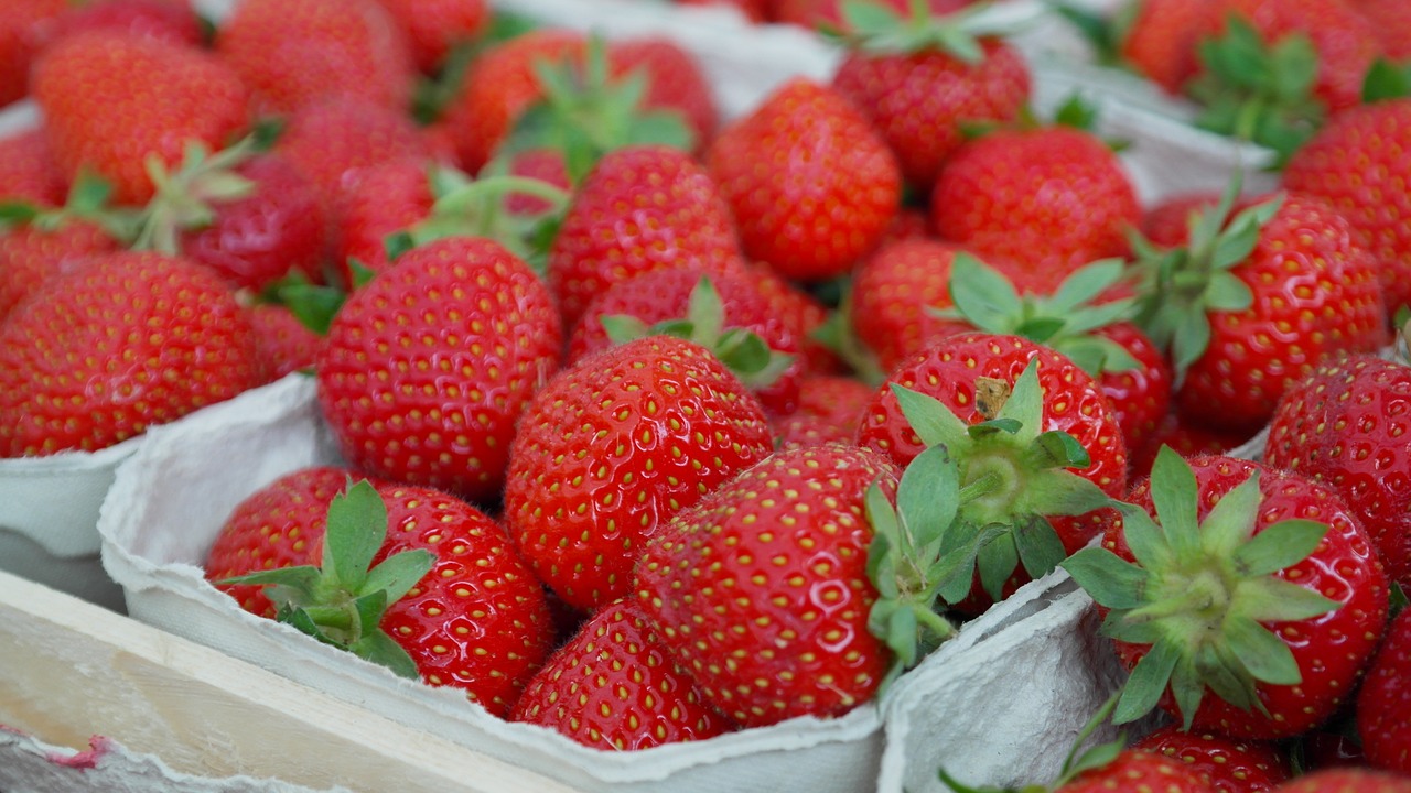 Aardbeien in bakje - RitaE via Pixabay